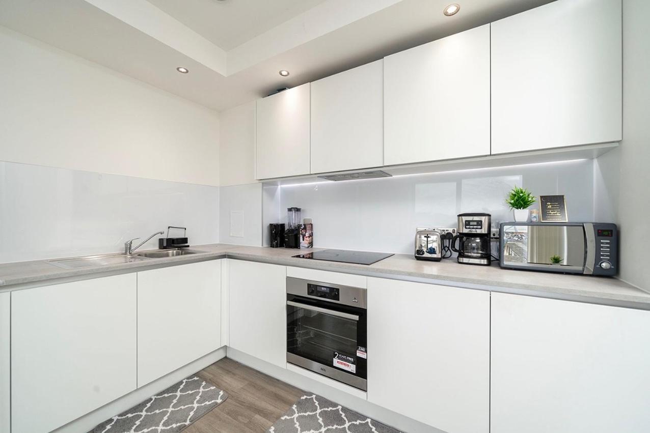 1br Gem In Shared Near O2 Arena & Excel With Patio, Private Bath, Free Parking & Garden Apartment London