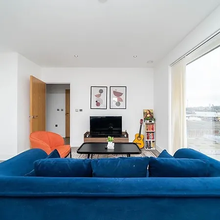 1Br Gem In Shared Apt Near O2 Arena & Excel With Patio, Private Bath, Free Parking & Garden Londres Exterior foto