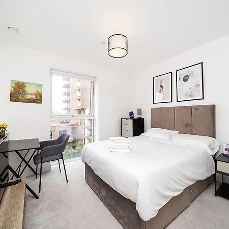 1Br Gem In Shared Apt Near O2 Arena & Excel With Patio, Private Bath, Free Parking & Garden Londres Exterior foto